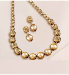 Gold Nakshi Ball with Southsea Pearls Necklace Set
