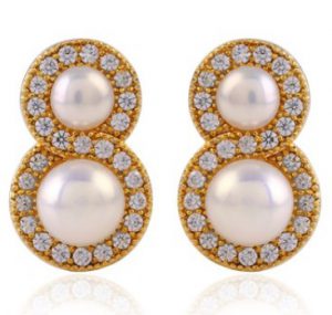 Eight Shaped Pearl Stud Earrings