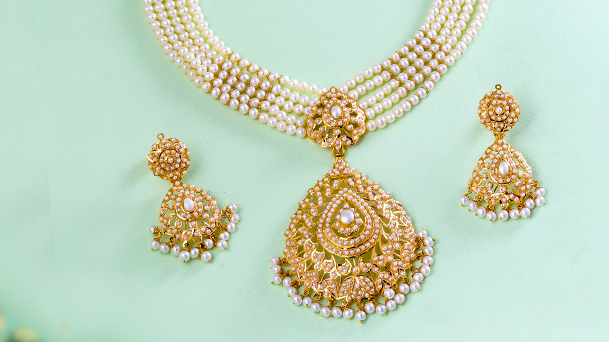 Buy Gold Pearl Jewellery Designs at Krishna Pearls
